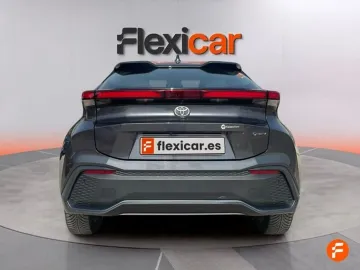 Car image 5