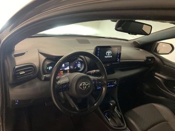 Car image 12