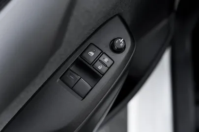 Car image 29
