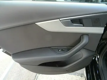 Car image 27