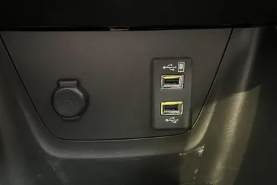 Car image 34
