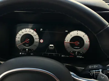 Car image 35