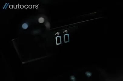 Car image 38