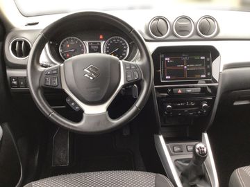 Car image 11