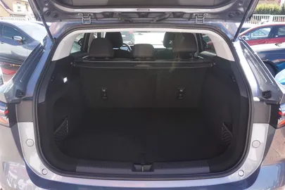 Car image 30
