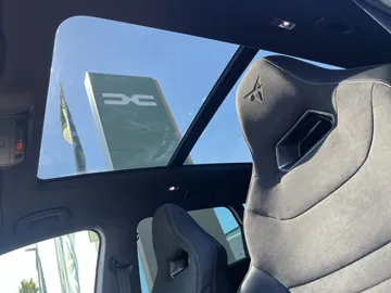 Car image 26