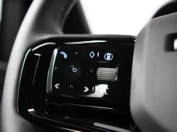 Car image 32