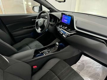 Car image 12