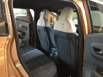 Car image 45