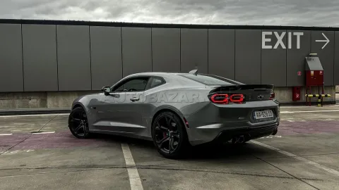 Car image 5
