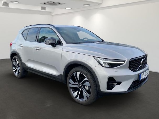 Volvo XC40 T2 Plus Dark 95 kW image number 2