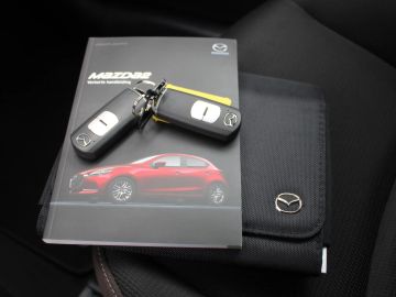 Car image 30