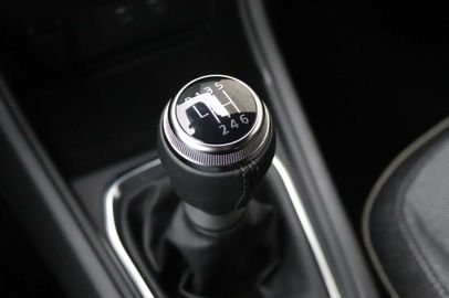 Car image 31