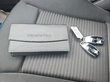 Car image 28
