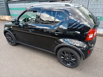 Car image 3