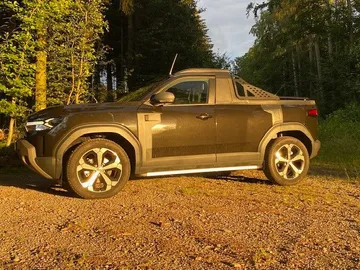 Car image 36