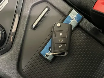 Car image 42
