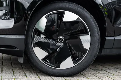 Car image 29