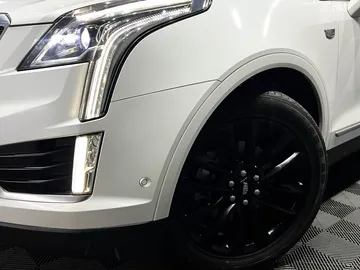 Car image 30