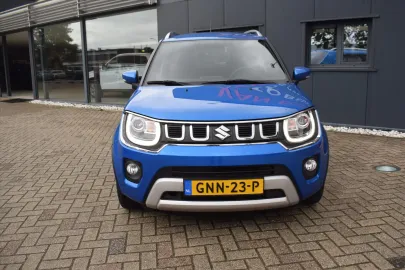Car image 4