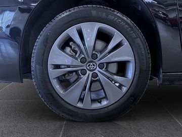 Car image 17
