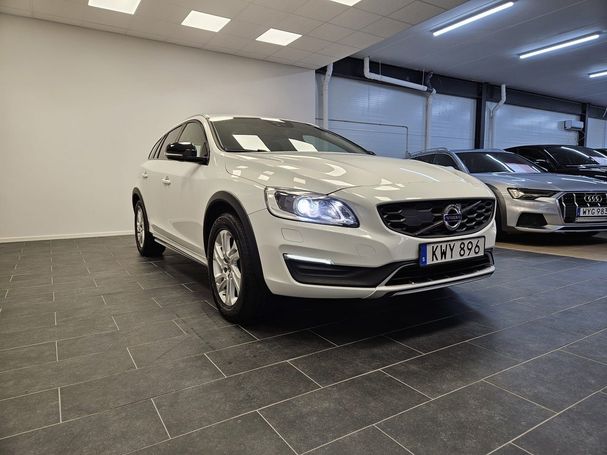 Volvo V60 Cross Country D3 Geartronic Momentum 110 kW image number 3