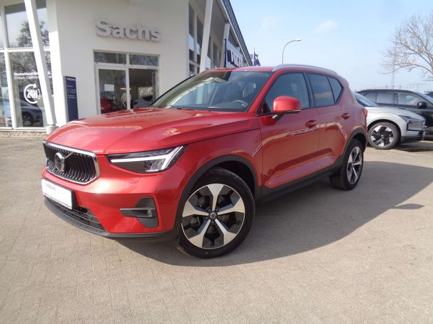 Volvo XC40 B3 Core 120 kW image number 1