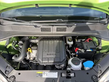 Car image 26