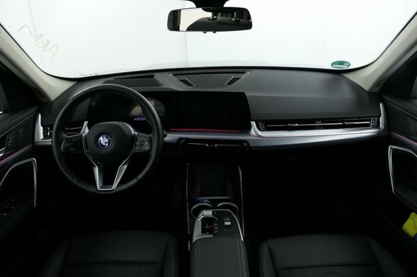 BMW iX1 xDrive xLine 230 kW image number 7