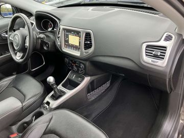 Car image 31