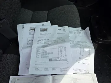 Car image 36