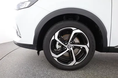 Car image 35