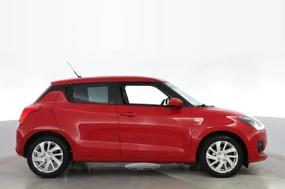 Car image 4