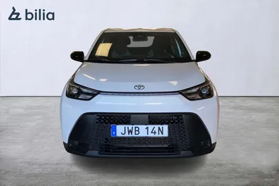 Car image 2