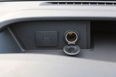 Car image 30