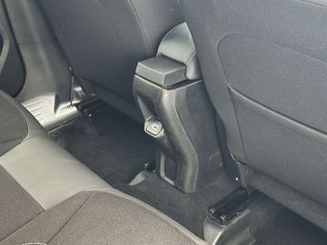 Car image 37