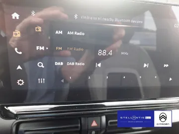 Car image 19