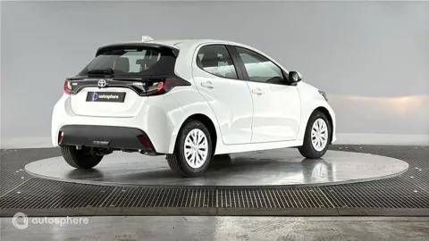 Car image 4