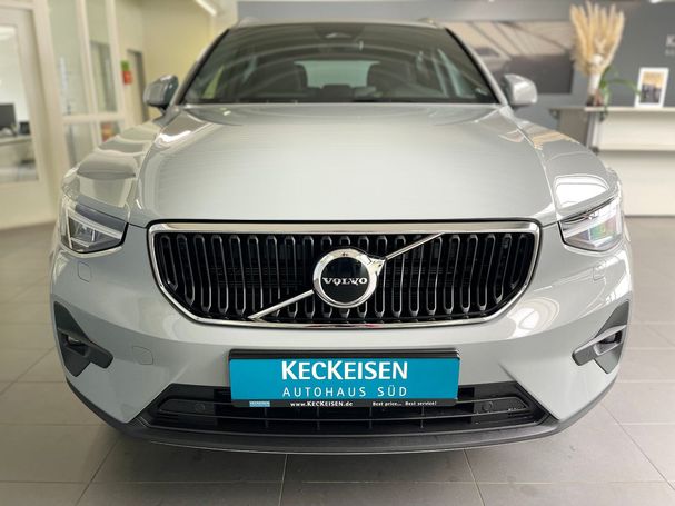 Volvo XC40 B3 Core 120 kW image number 3