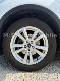 Car image 29