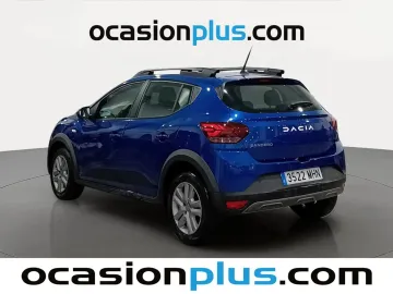 Car image 4