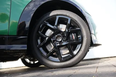 Car image 39