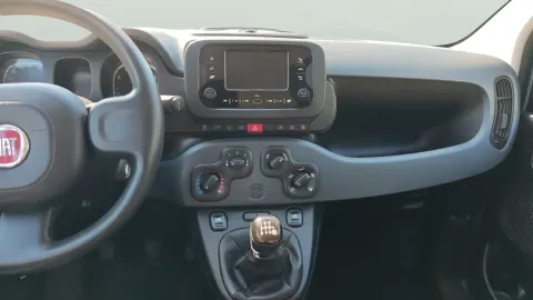Car image 10