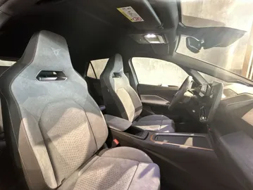 Car image 29