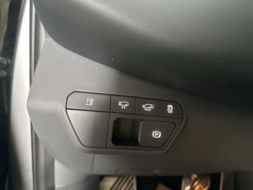 Car image 36