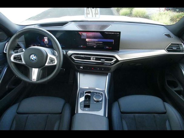 BMW 330e Touring 215 kW image number 6