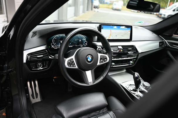 BMW 530 Touring 215 kW image number 23