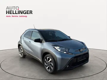 Car image 2