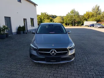 Car image 40