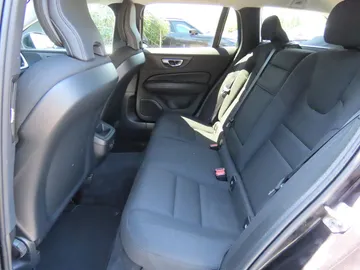 Car image 32